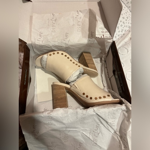 NEW IN BOX - Diba True Leather Block Heel Sandals - Ivory Size 6.5 - Picture 6 of 9